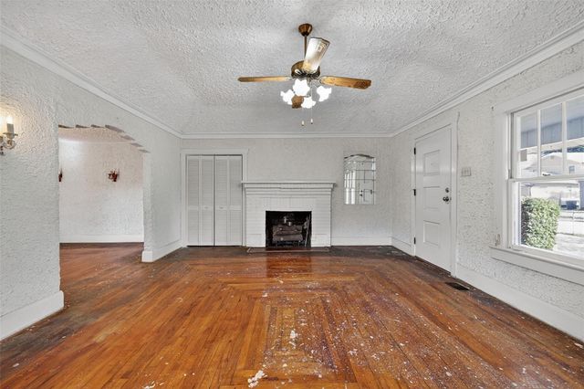5806 N CHEROKEE AVENUE, Tampa, FL 33604
