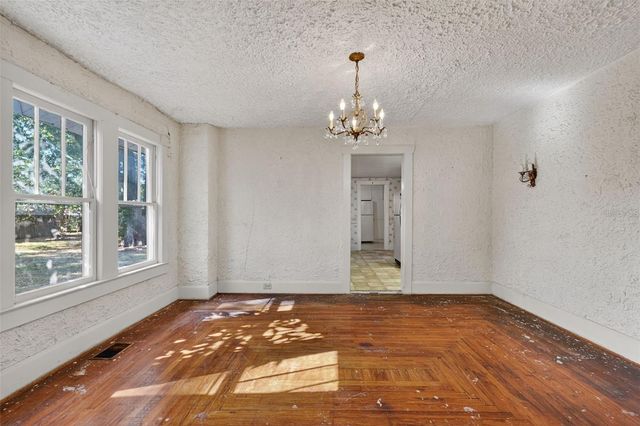 5806 N CHEROKEE AVENUE, Tampa, FL 33604