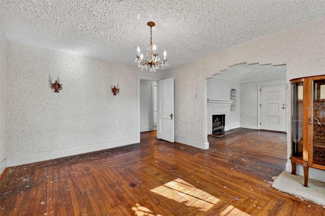 5806 N CHEROKEE AVENUE, Tampa, FL 33604