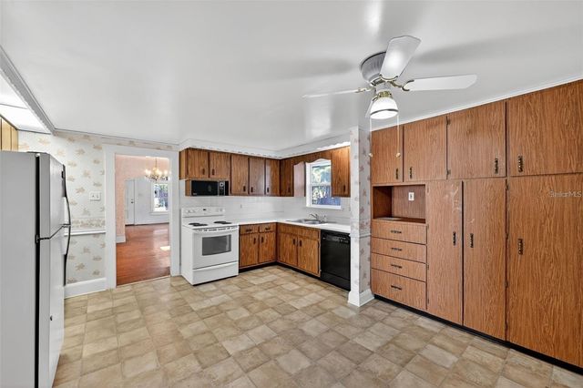 5806 N CHEROKEE AVENUE, Tampa, FL 33604