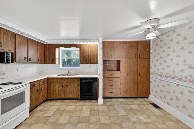5806 N CHEROKEE AVENUE, Tampa, FL 33604