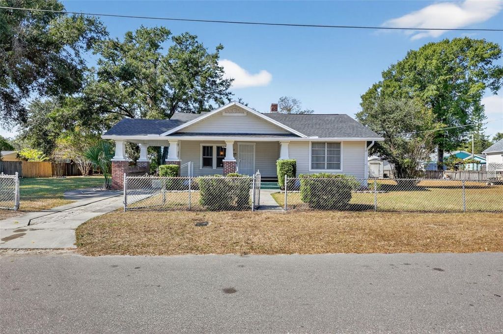 5806 N CHEROKEE AVENUE, Tampa, FL 33604