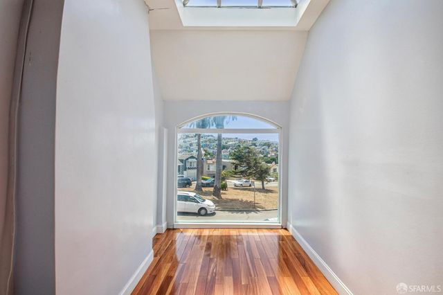 77 Benton Avenue, San Francisco, CA 94112