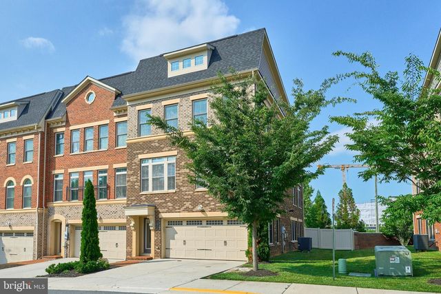 2358 CHADLINGTON RD, Falls Church, VA 22043