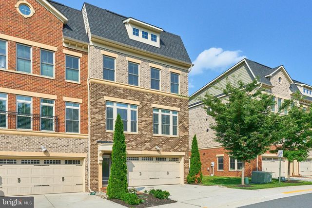 2358 CHADLINGTON RD, Falls Church, VA 22043