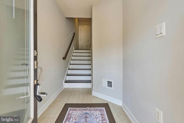 2358 CHADLINGTON RD, Falls Church, VA 22043