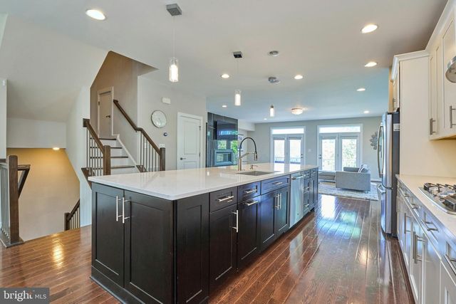 2358 CHADLINGTON RD, Falls Church, VA 22043