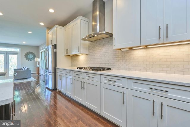 2358 CHADLINGTON RD, Falls Church, VA 22043