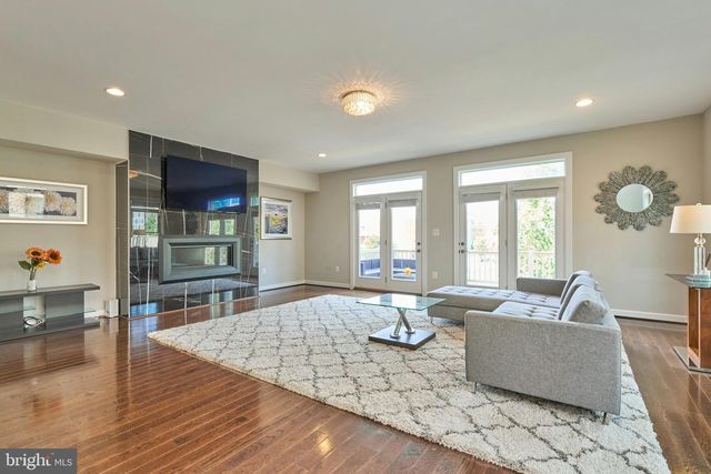 2358 CHADLINGTON RD, Falls Church, VA 22043