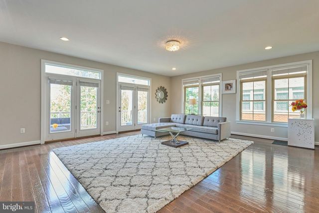 2358 CHADLINGTON RD, Falls Church, VA 22043