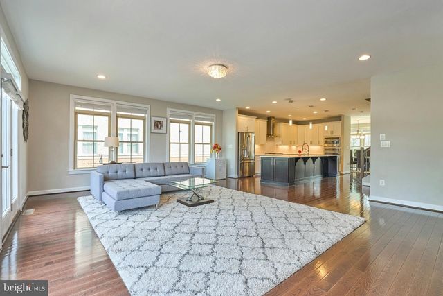 2358 CHADLINGTON RD, Falls Church, VA 22043