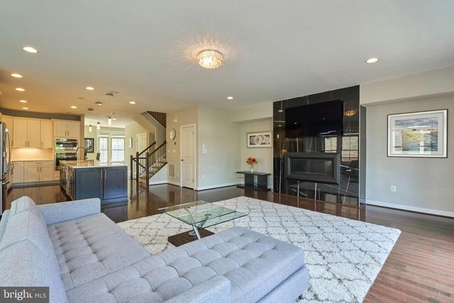 2358 CHADLINGTON RD, Falls Church, VA 22043
