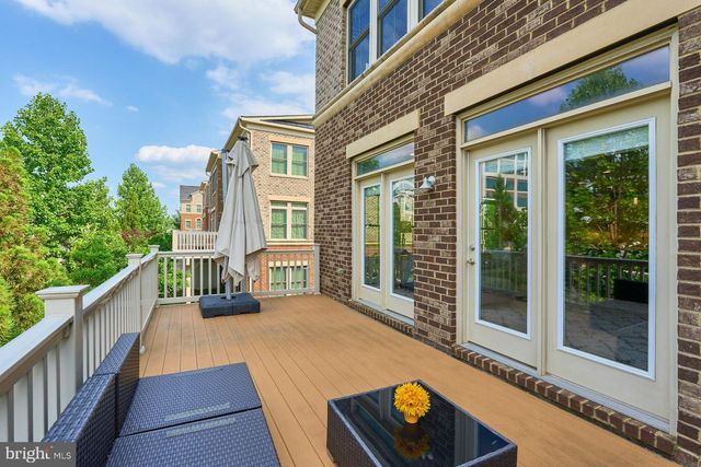 2358 CHADLINGTON RD, Falls Church, VA 22043