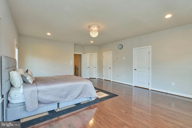 2358 CHADLINGTON RD, Falls Church, VA 22043