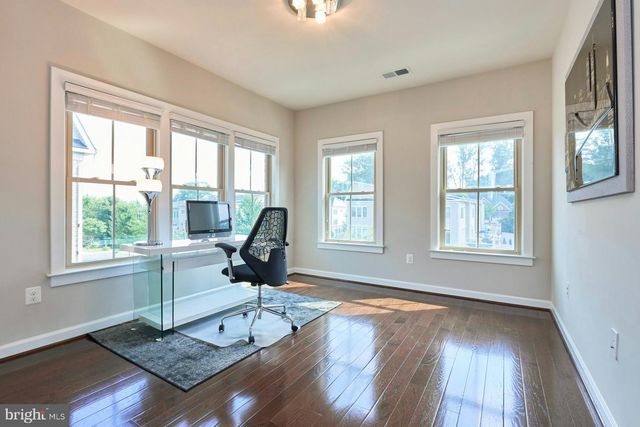 2358 CHADLINGTON RD, Falls Church, VA 22043