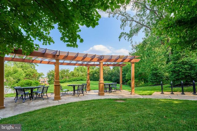 2358 CHADLINGTON RD, Falls Church, VA 22043