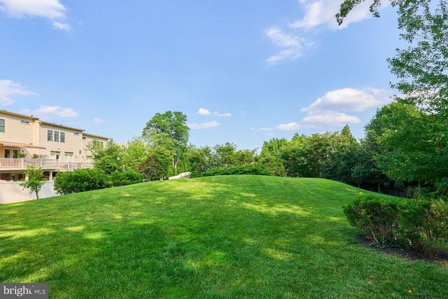 2358 CHADLINGTON RD, Falls Church, VA 22043