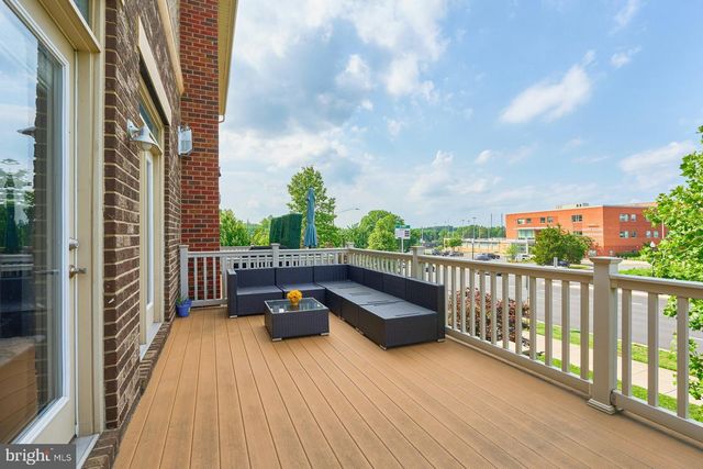 2358 CHADLINGTON RD, Falls Church, VA 22043