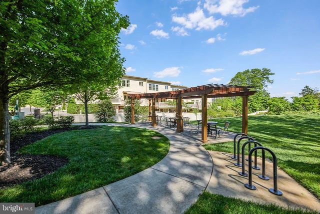 2358 CHADLINGTON RD, Falls Church, VA 22043