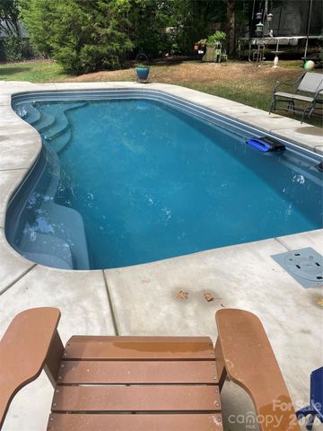 200 Belwood Drive, Belmont, NC 28012