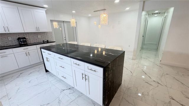 707 INNERGARY PLACE, Valrico, FL 33594