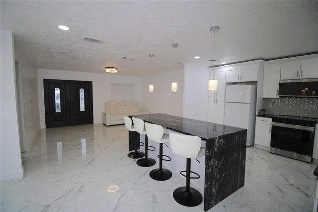 707 INNERGARY PLACE, Valrico, FL 33594