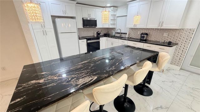 707 INNERGARY PLACE, Valrico, FL 33594