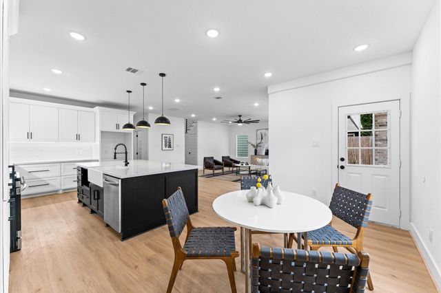 514 Melbourne Street A, Houston, TX 77022