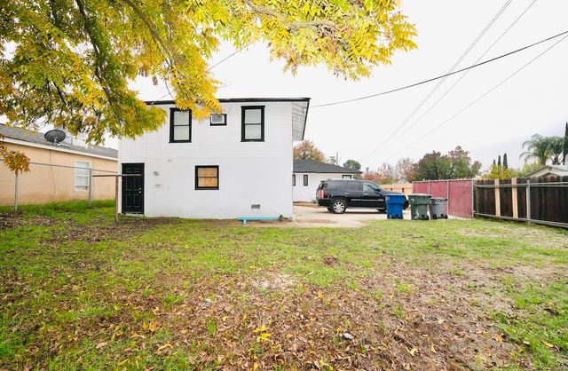 1305 E Fedora, Fresno, CA 93704