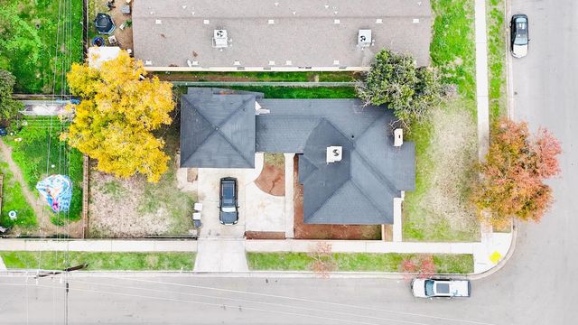1305 E Fedora, Fresno, CA 93704