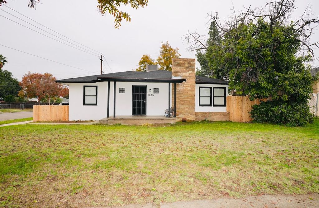 1305 E Fedora, Fresno, CA 93704