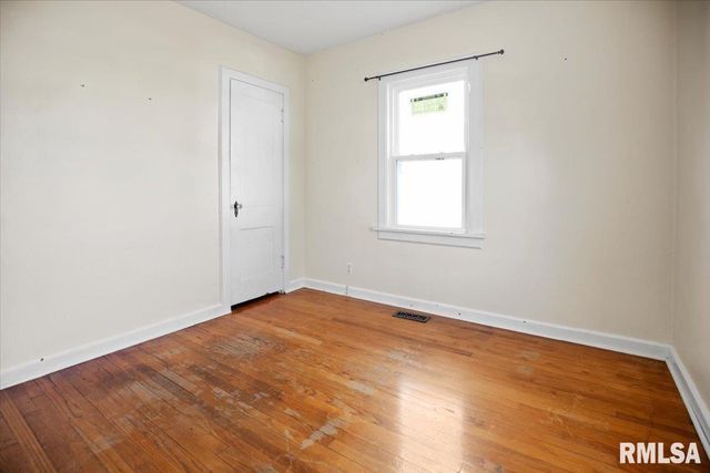 932 N 2ND Street, Springfield, IL 62702