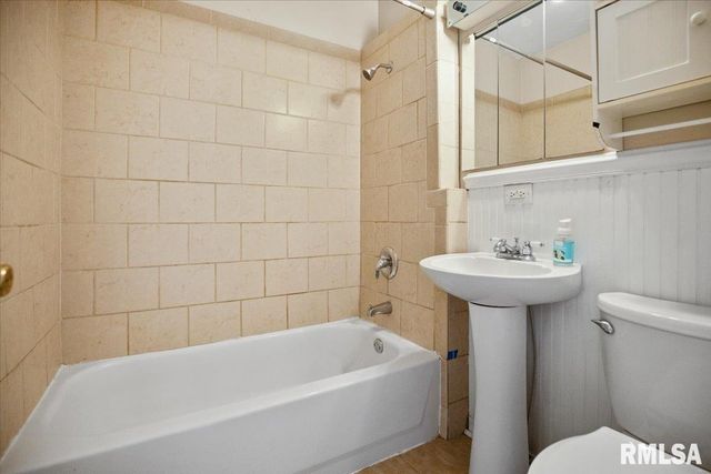 932 N 2ND Street, Springfield, IL 62702