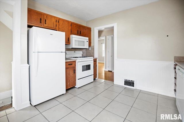 932 N 2ND Street, Springfield, IL 62702