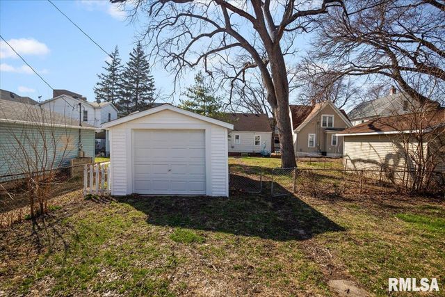 932 N 2ND Street, Springfield, IL 62702