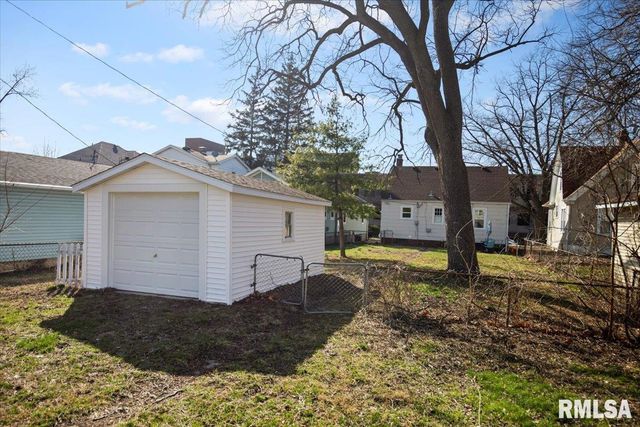 932 N 2ND Street, Springfield, IL 62702