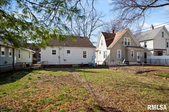 932 N 2ND Street, Springfield, IL 62702