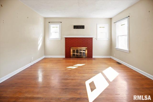 932 N 2ND Street, Springfield, IL 62702