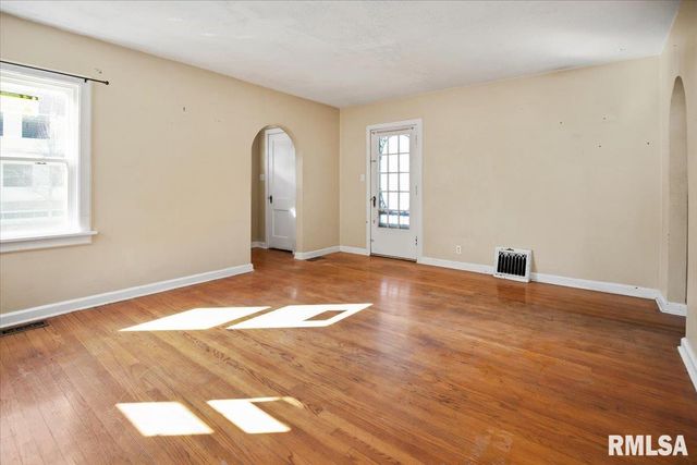 932 N 2ND Street, Springfield, IL 62702