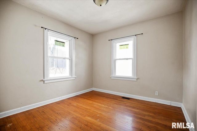 932 N 2ND Street, Springfield, IL 62702