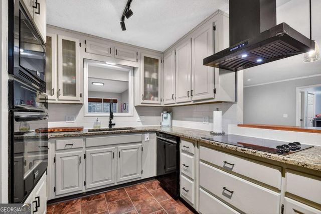 111 Laurel Crossing, Blue Ridge, GA 30513