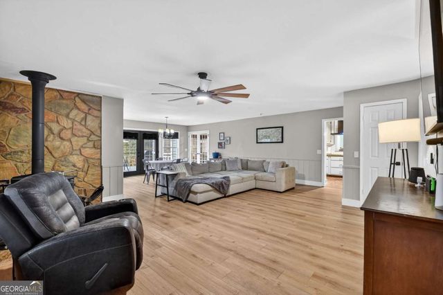 111 Laurel Crossing, Blue Ridge, GA 30513