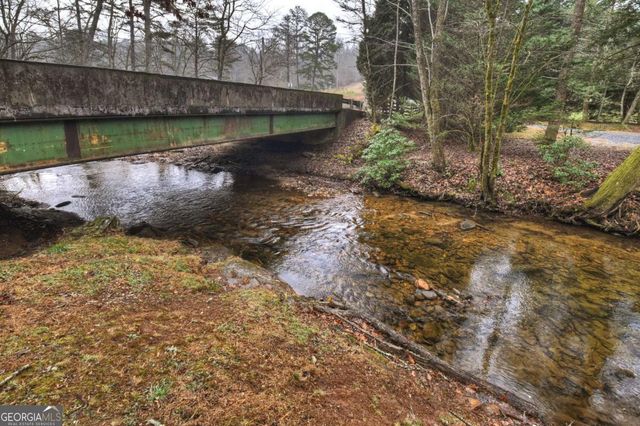 111 Laurel Crossing, Blue Ridge, GA 30513