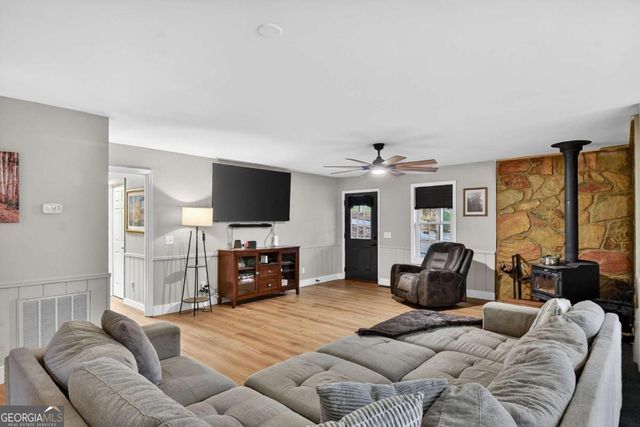 111 Laurel Crossing, Blue Ridge, GA 30513