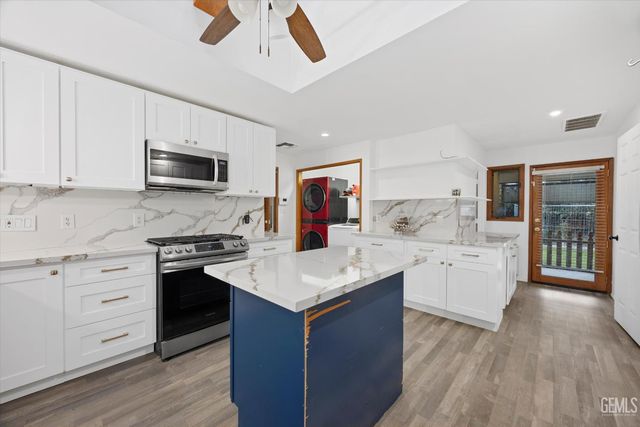 715 Francis Street, Bakersfield, CA 93308