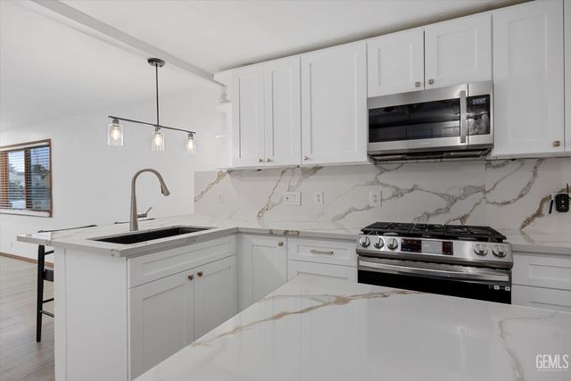 715 Francis Street, Bakersfield, CA 93308