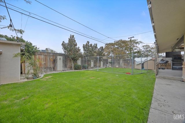 715 Francis Street, Bakersfield, CA 93308