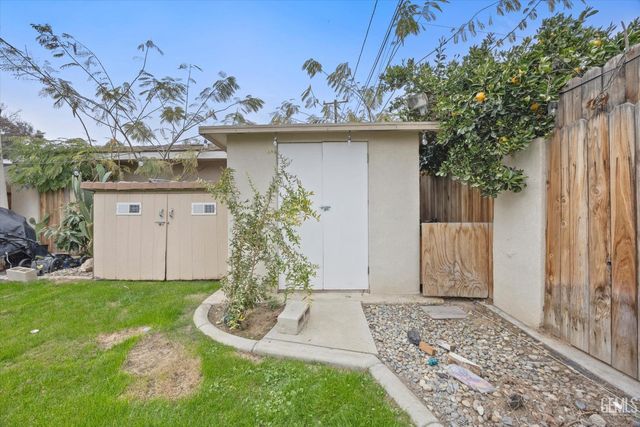 715 Francis Street, Bakersfield, CA 93308