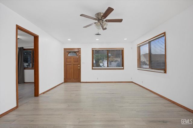 715 Francis Street, Bakersfield, CA 93308