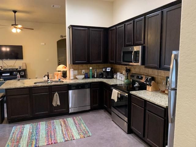 577 JACK RABBIT LN B, Buda, TX 78610